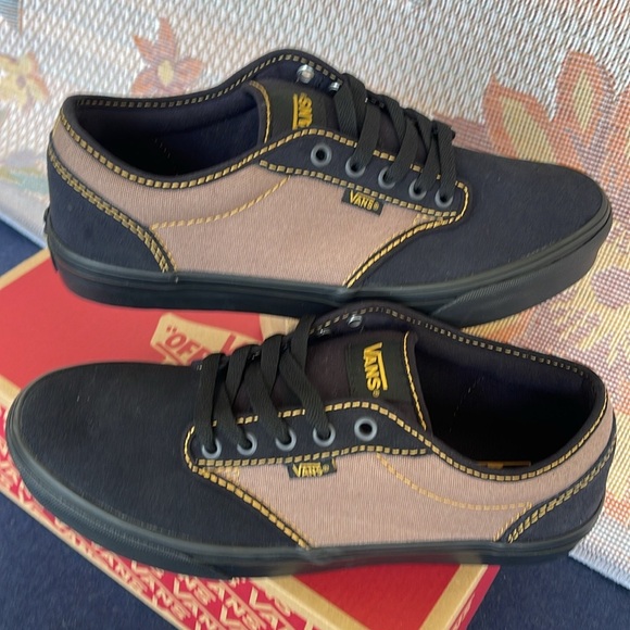 Vans • WMNS Atwood
Outcore Phantom/Black
VN000CX8B29
Sneakers - Picture 10 of 16